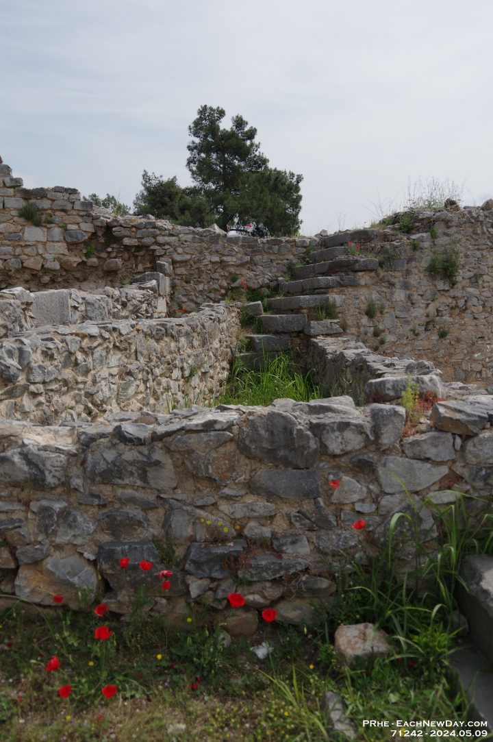 71242 - Footsteps of Paul - Exploring the ruins of Philippi